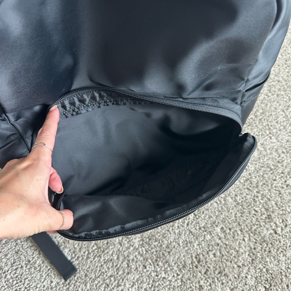 Lululemon Everywhere Backpack 22L Black - Picture 7 of 7